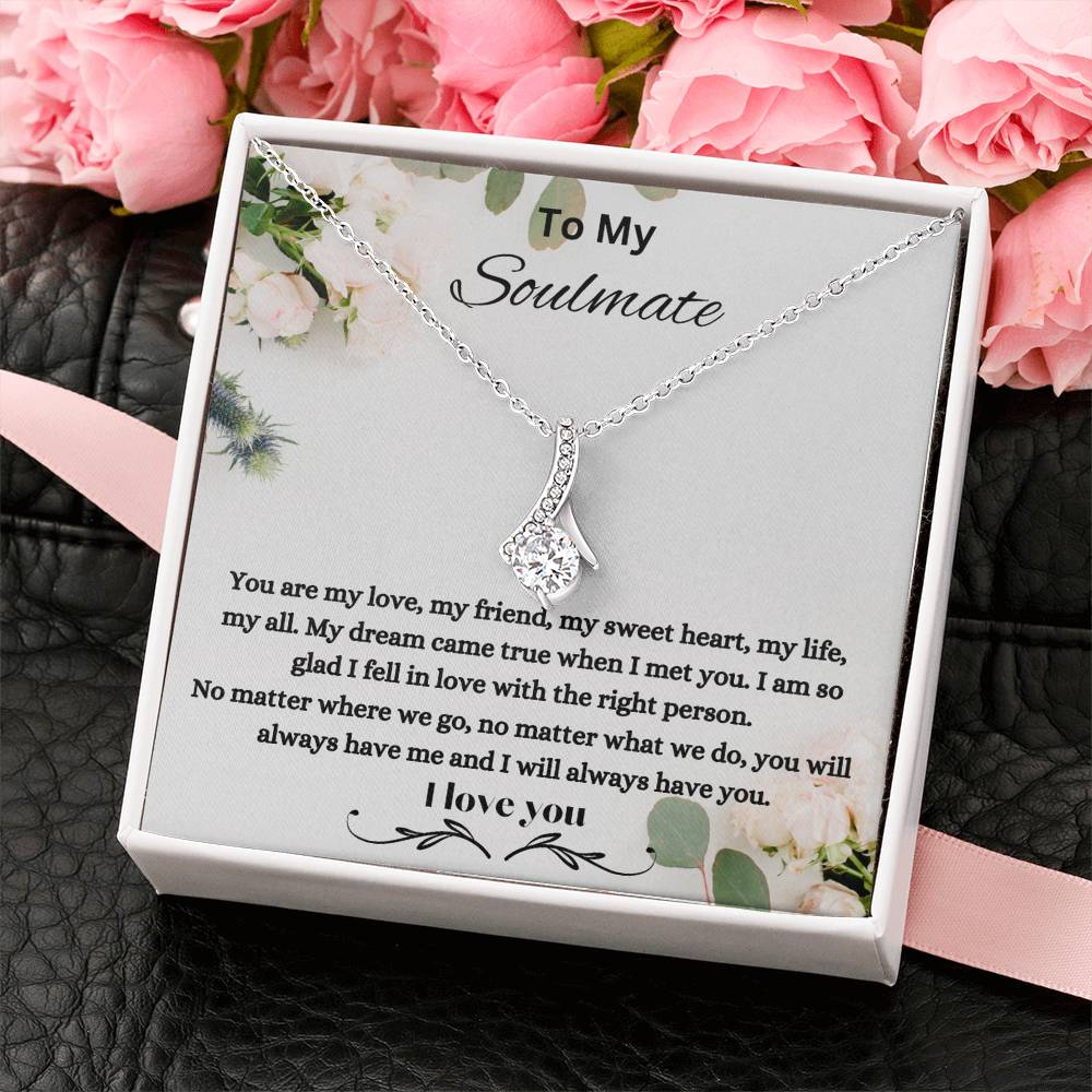 Alluring Beauty Necklace (Yellow & White Gold Variants)