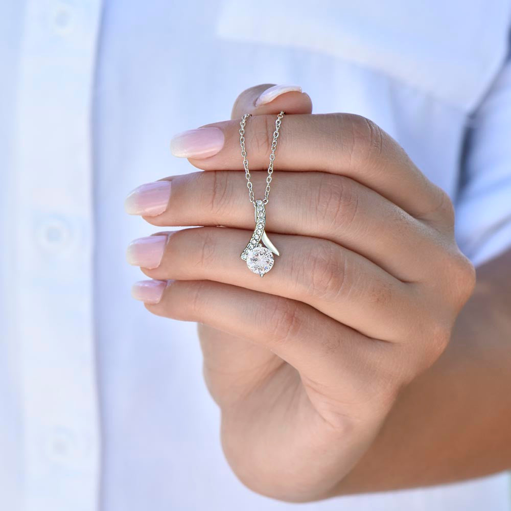 Alluring Beauty Necklace (Yellow & White Gold Variants)